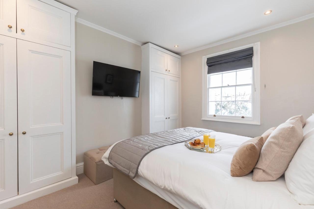 Beautiful 4 Bedroom Home Cheltenham Exterior photo