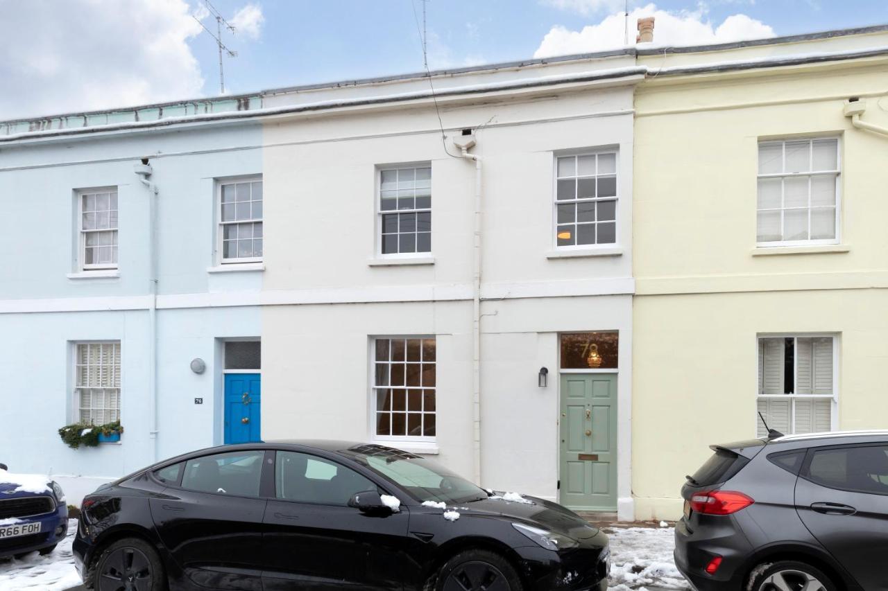 Beautiful 4 Bedroom Home Cheltenham Exterior photo