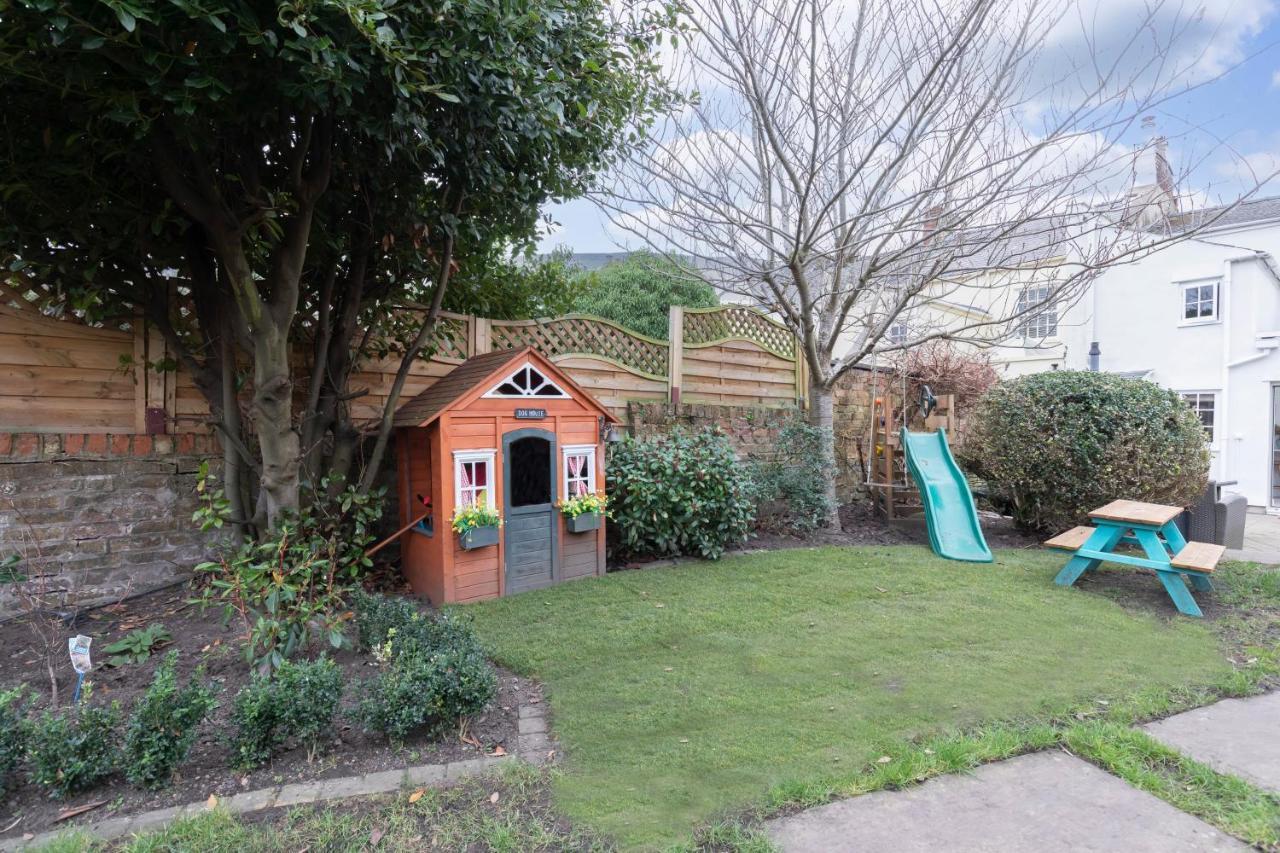 Beautiful 4 Bedroom Home Cheltenham Exterior photo